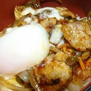 温玉　豚キムチ丼